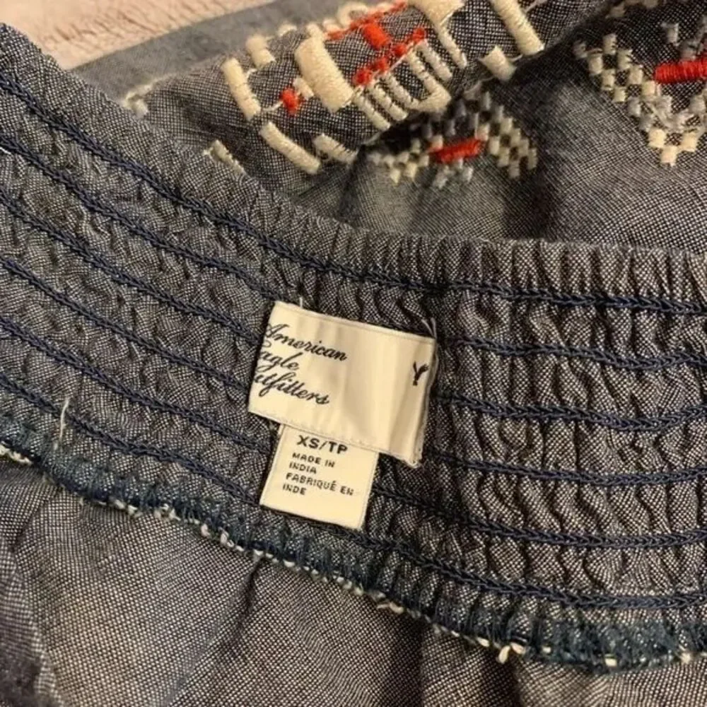 American Eagle Skirt womens XS Gray Blue Chambray Embroidered‎ Aztec Boho Mini